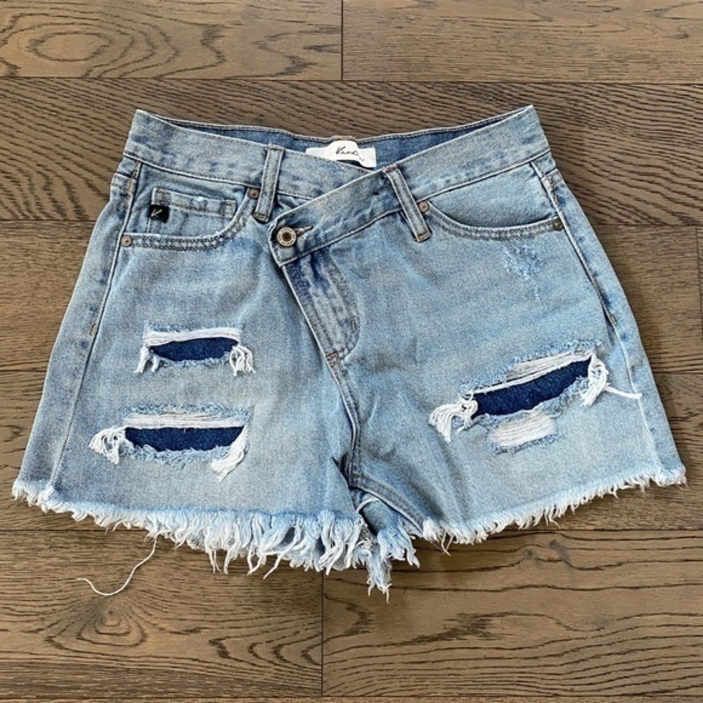 KanCan Distressed Frayed Hem Jean Shorts